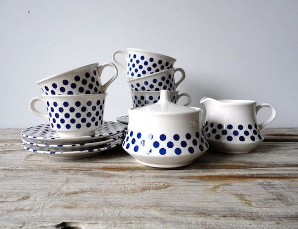 Tea set polka dots