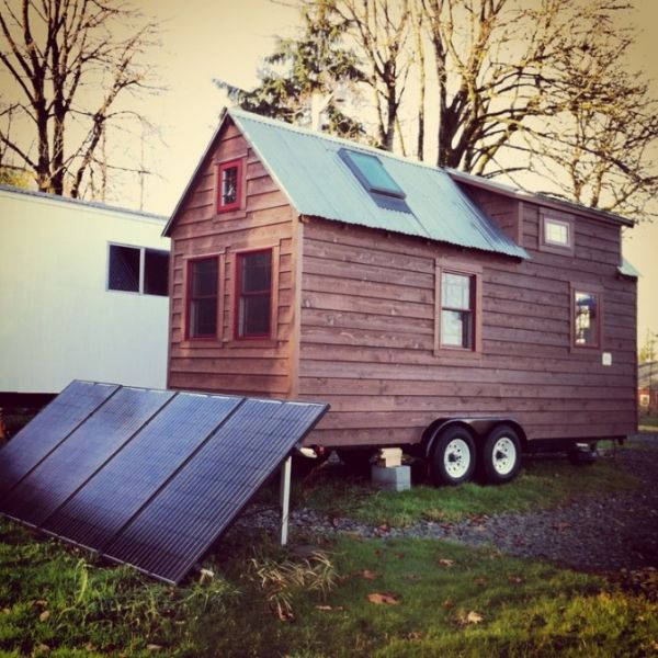 Tiny tack house