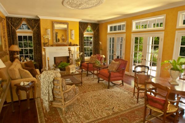 Traditional living room7