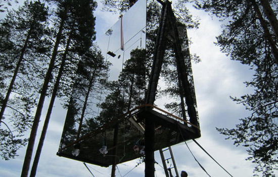 Treehotel mirror facade1