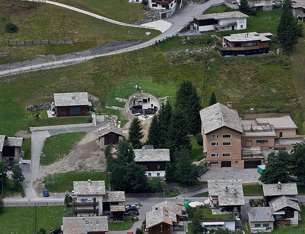 Underground home designs swiss mountain12