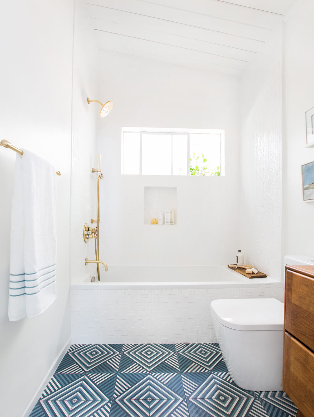 unique tile in powder room