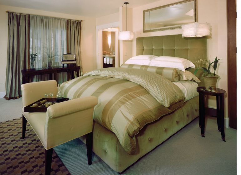 Velvet tufted green bed