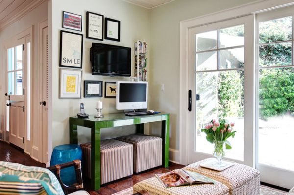 Wall pictures around tv