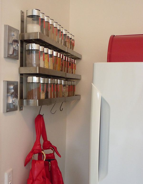 Wall rack for spices