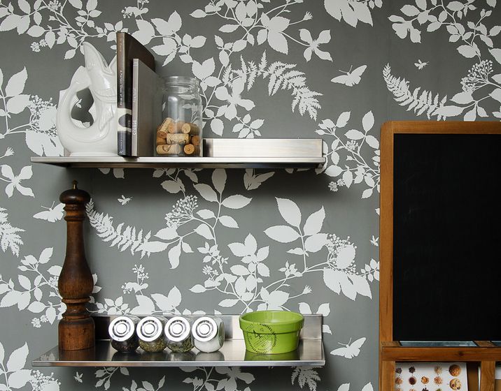 wallpaper-and-stainless-steel-shelves