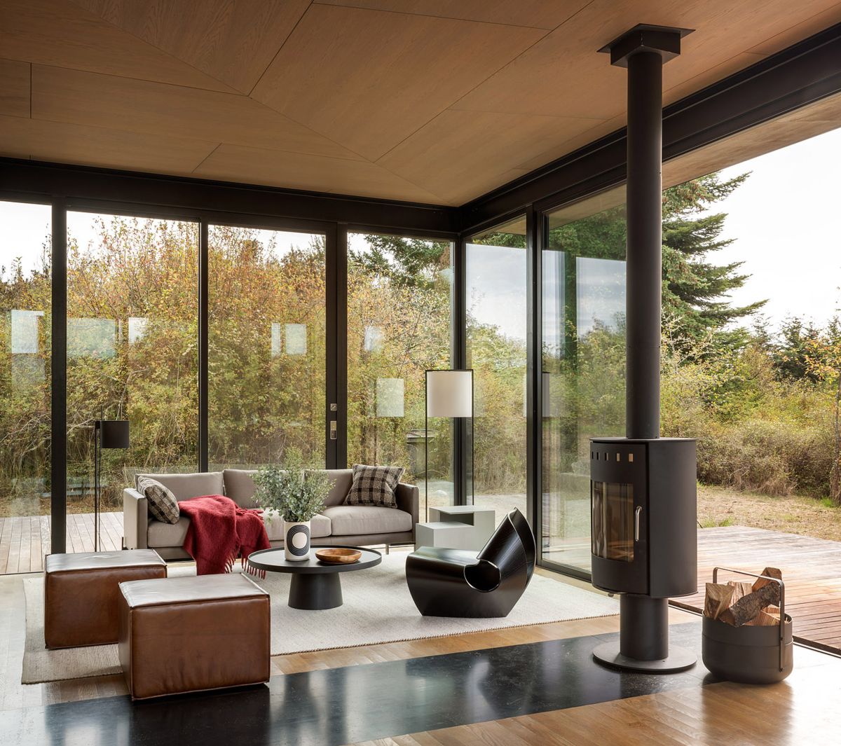 Waterfront home in the Pacific Northwest by Olson Kundig glass walls