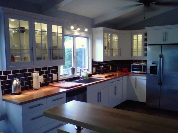 Wood and black backsplash kitchen