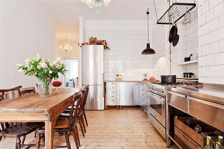 Wood scandinavian kitchen subway tiles