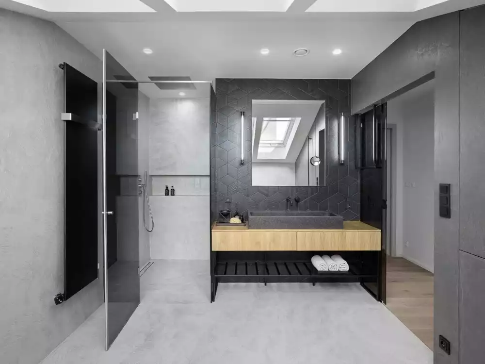 Bathroom tiles in dark color grey walls