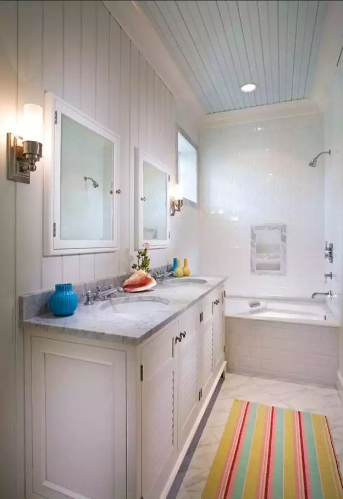 Beadboard ceiling coastal bathroom