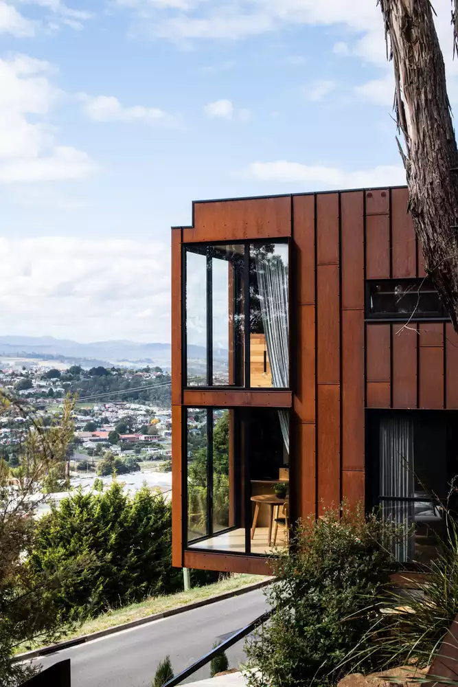 The large windows facing East and to the sides let in lots of sunlight and well as the panoramic views