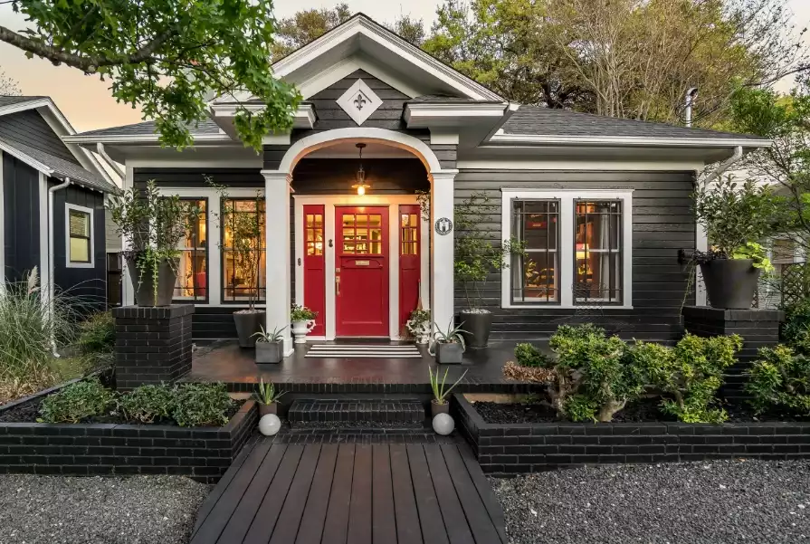 Black house exteior
