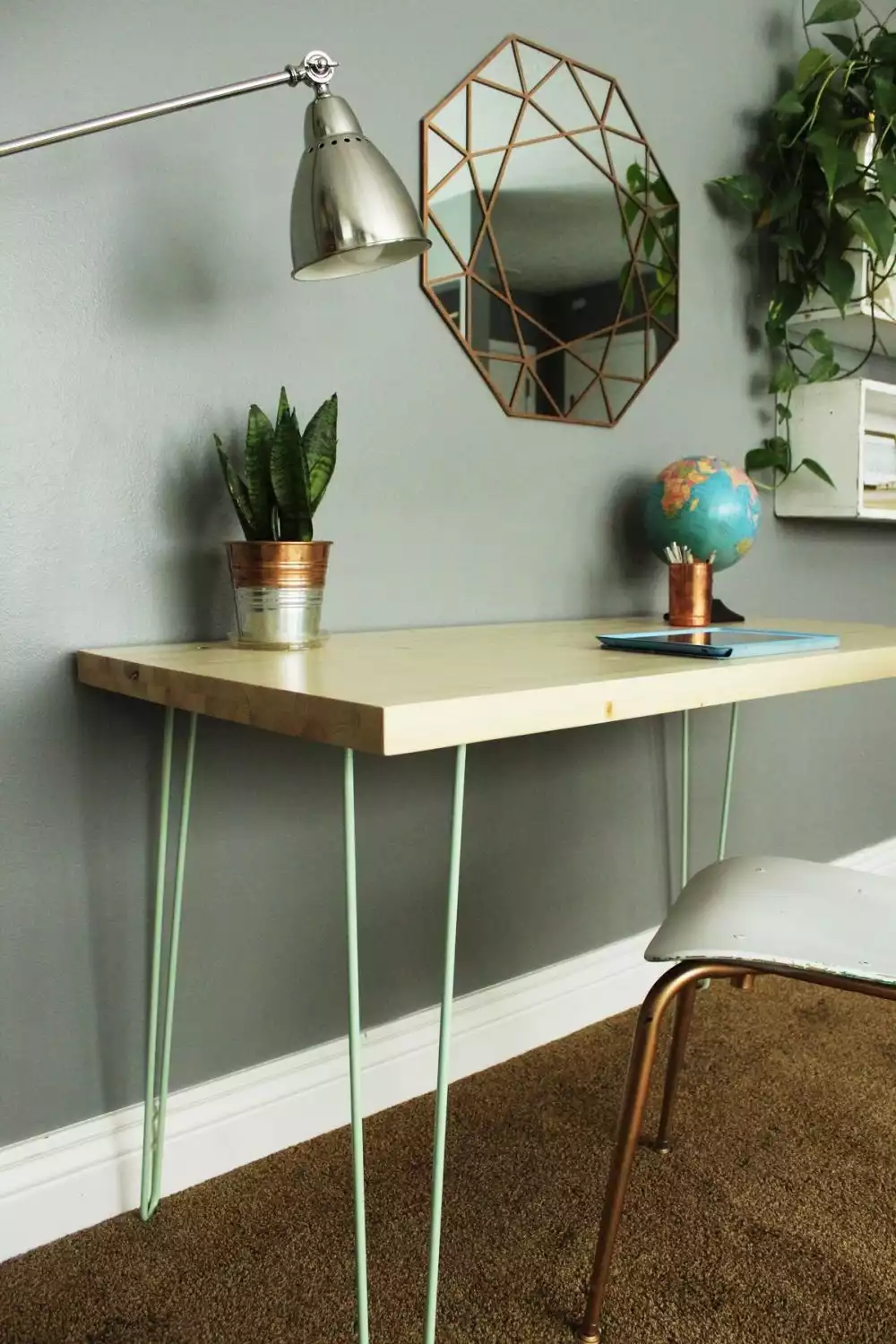 Contemporary Hairpin Leg Desk