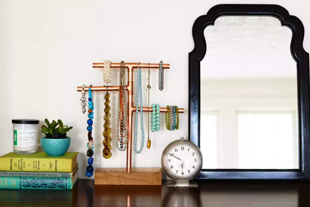 Industrial-style jewelry holder made of copper pipes