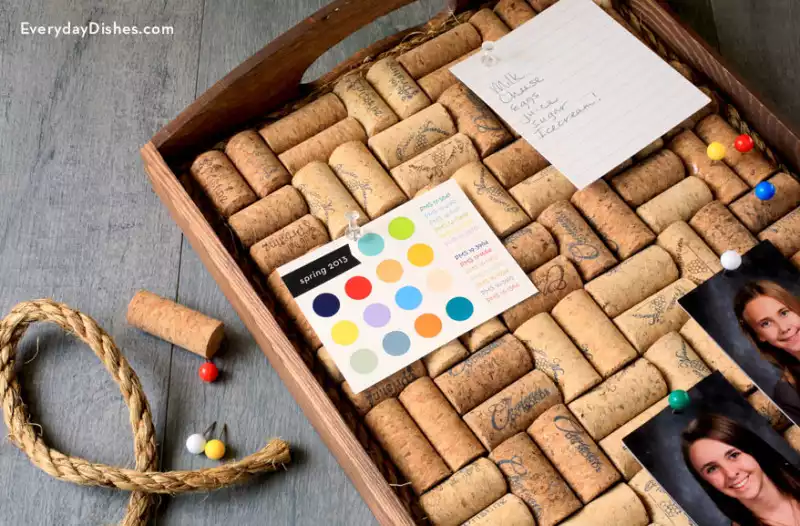 DIY Wine Cork Corkboard