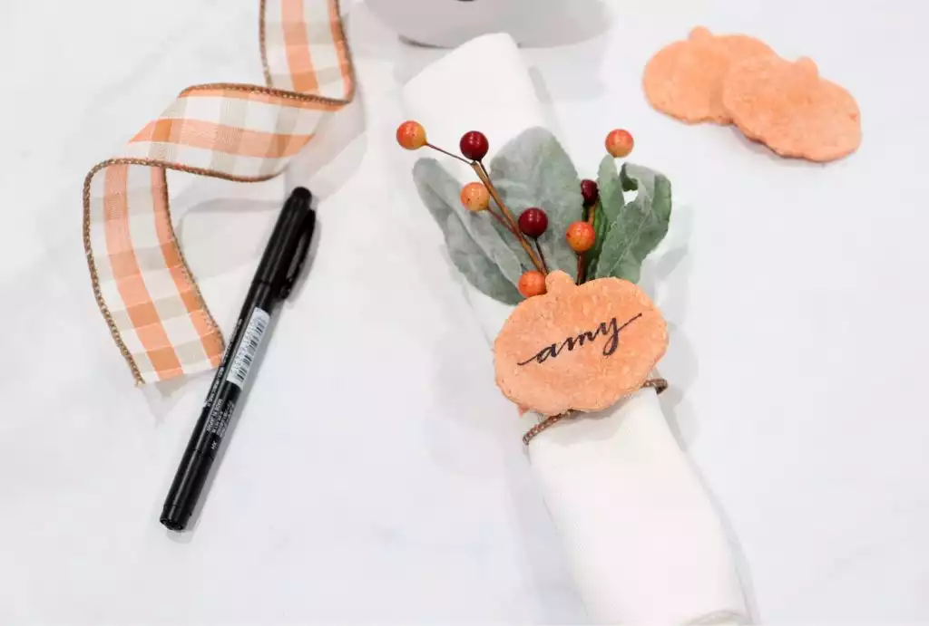 DIY Fall Napkin Ring Placeholders