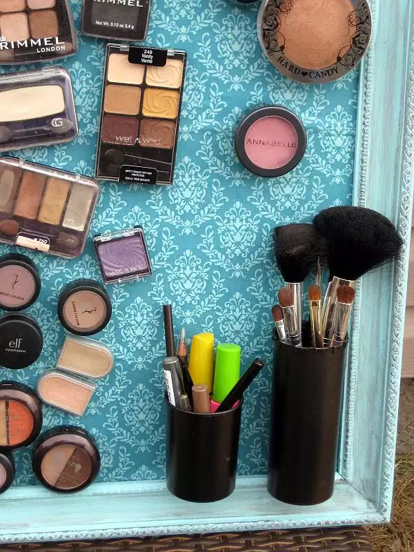 DIY Magnetic Make-up Board5