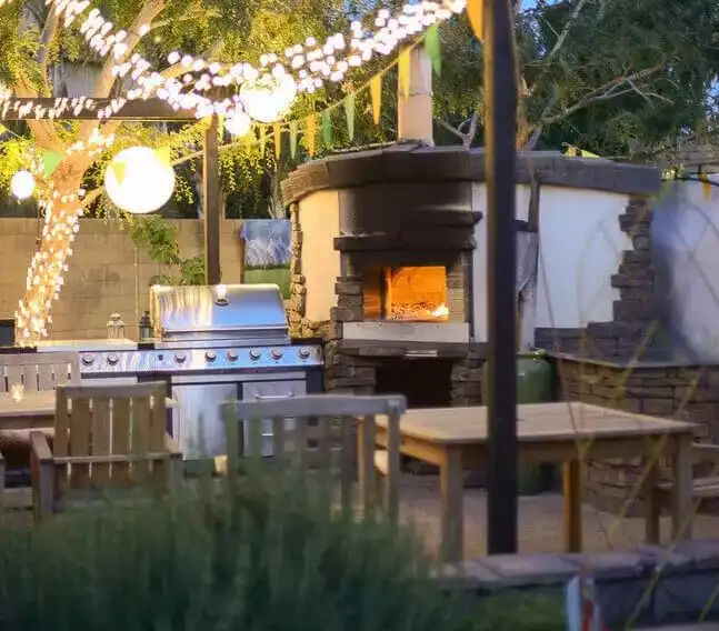 Wood-burning pizza oven made from scratch