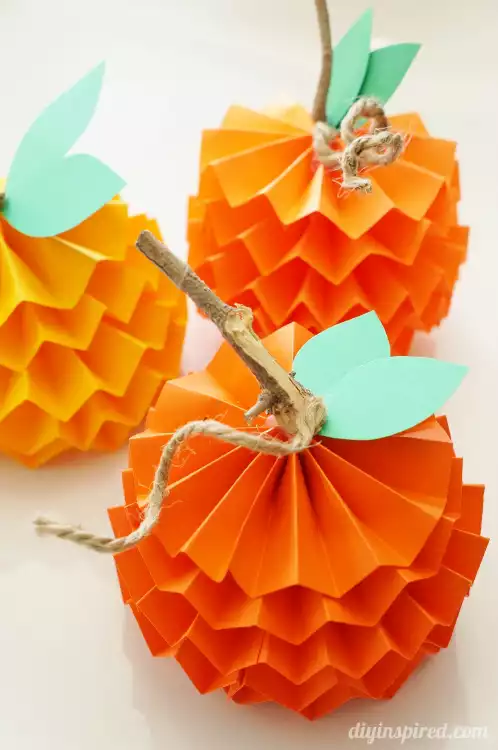 DIY pupmkins from paper