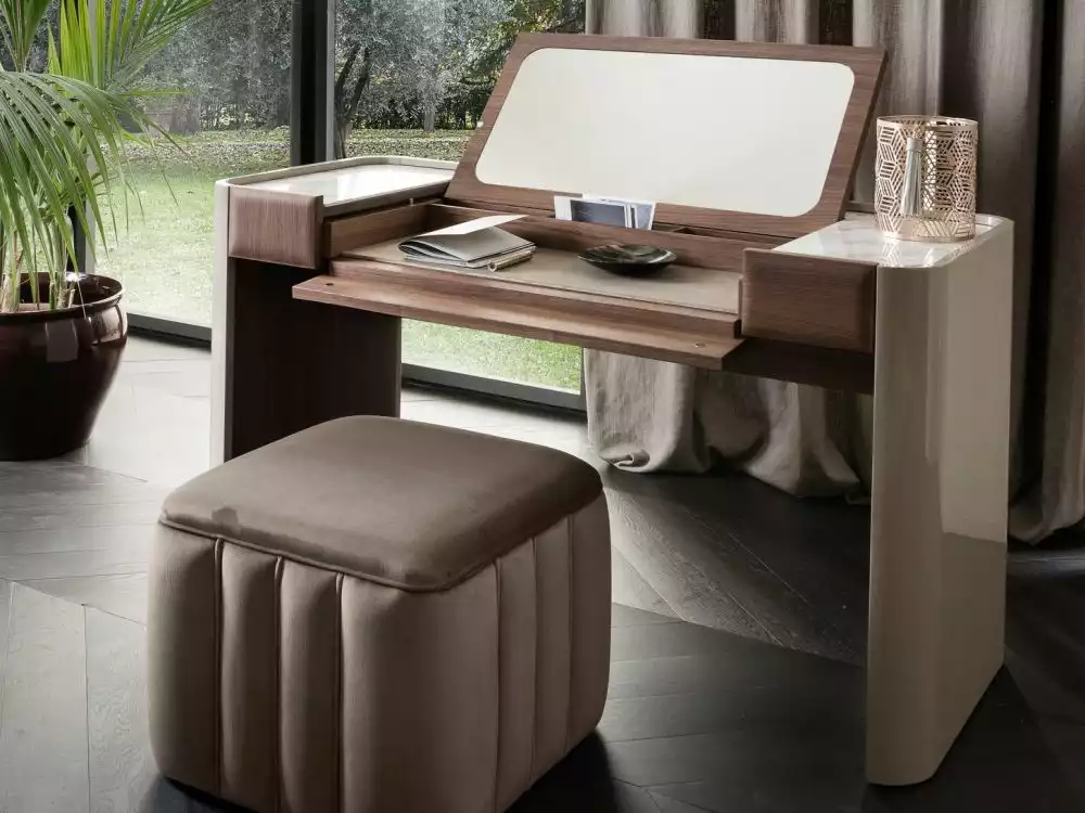 DallAgnese table makeup