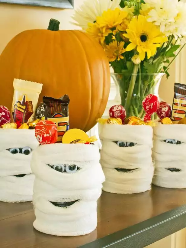 Decorate with tin cans for Halloween