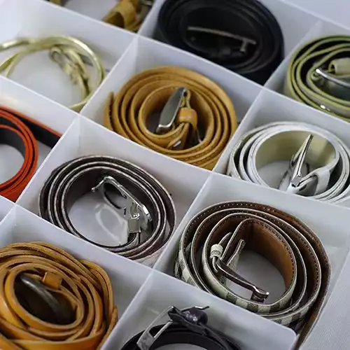 Drawer belts storage