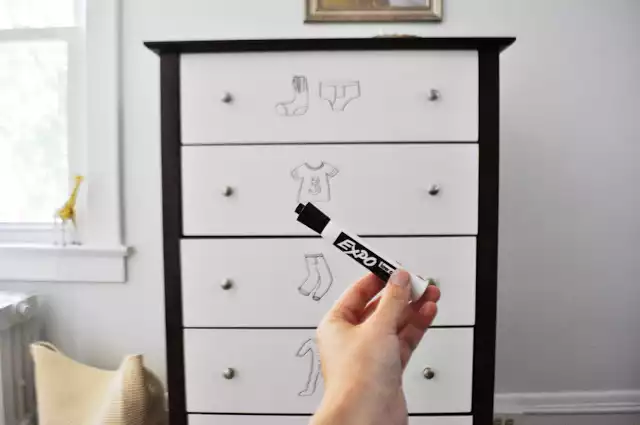 Dray erase drawer