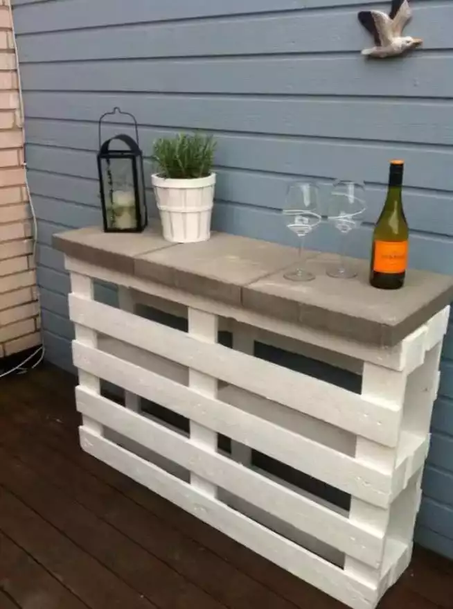Easy to Build Pallet Bar