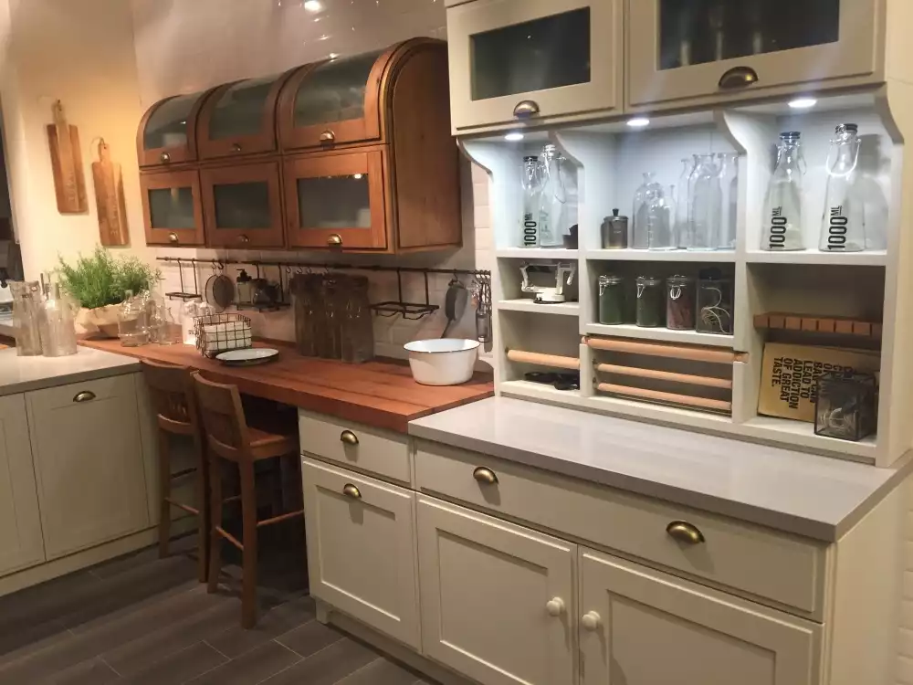 Farmhouse kitchen layout