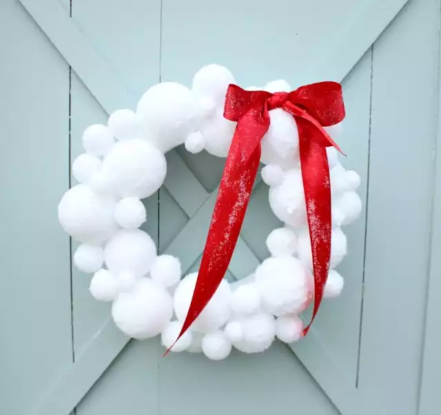 Festive Snow Wreath