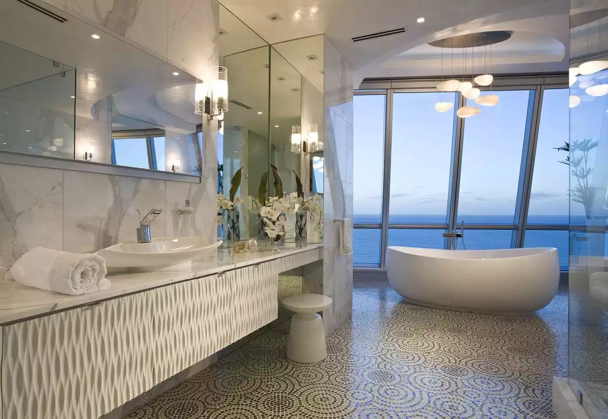 Floor to ceiling windows In the bathroom 2