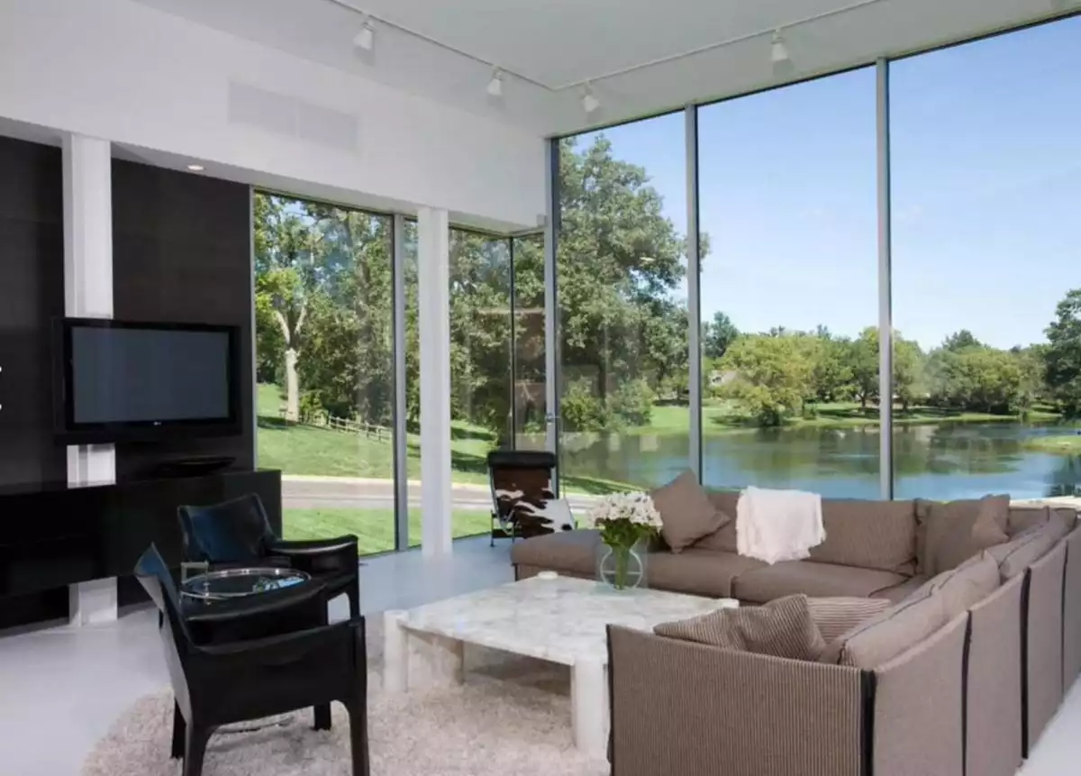 Floor to ceiling windows In the living room