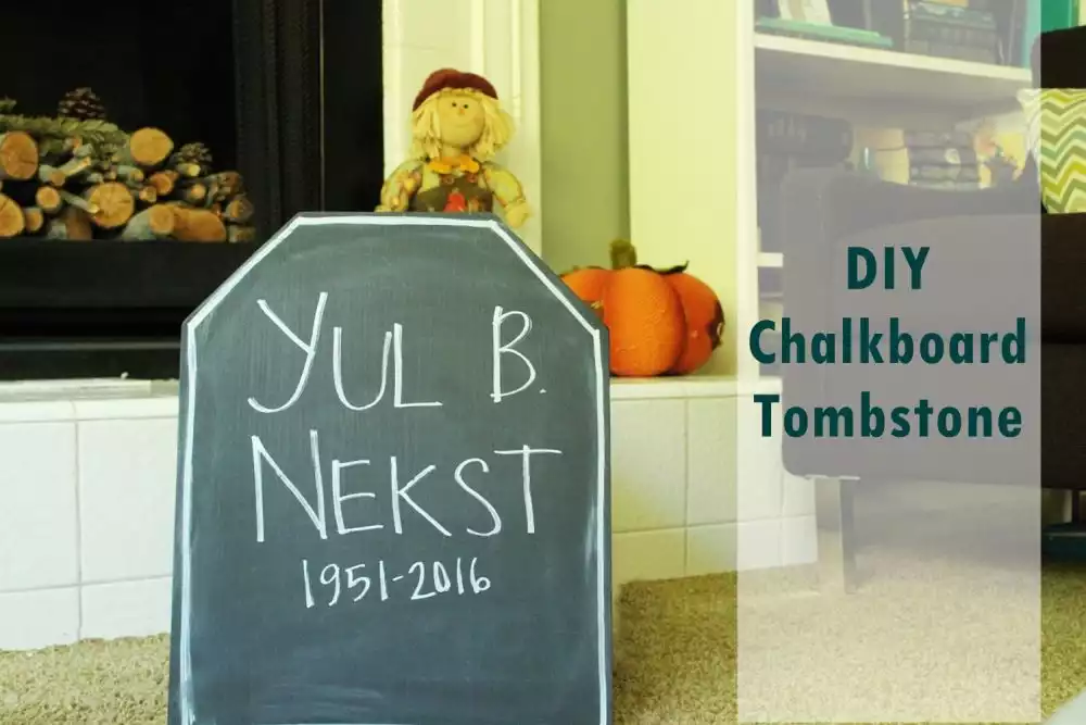 Halloween Chalkboard Tombstone