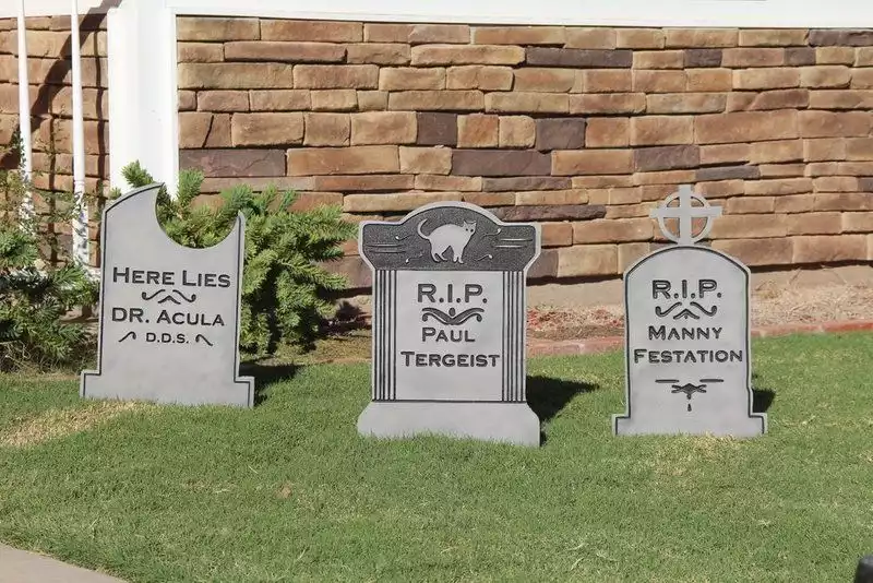 Halloween Tombstones DIY