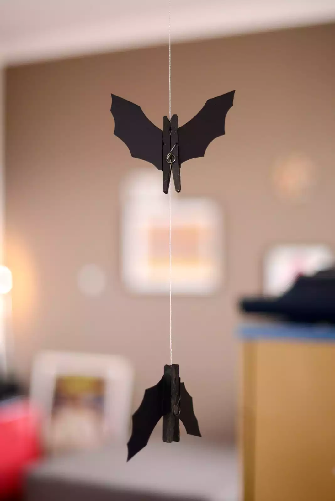 Hanging clothespin bat for halloween