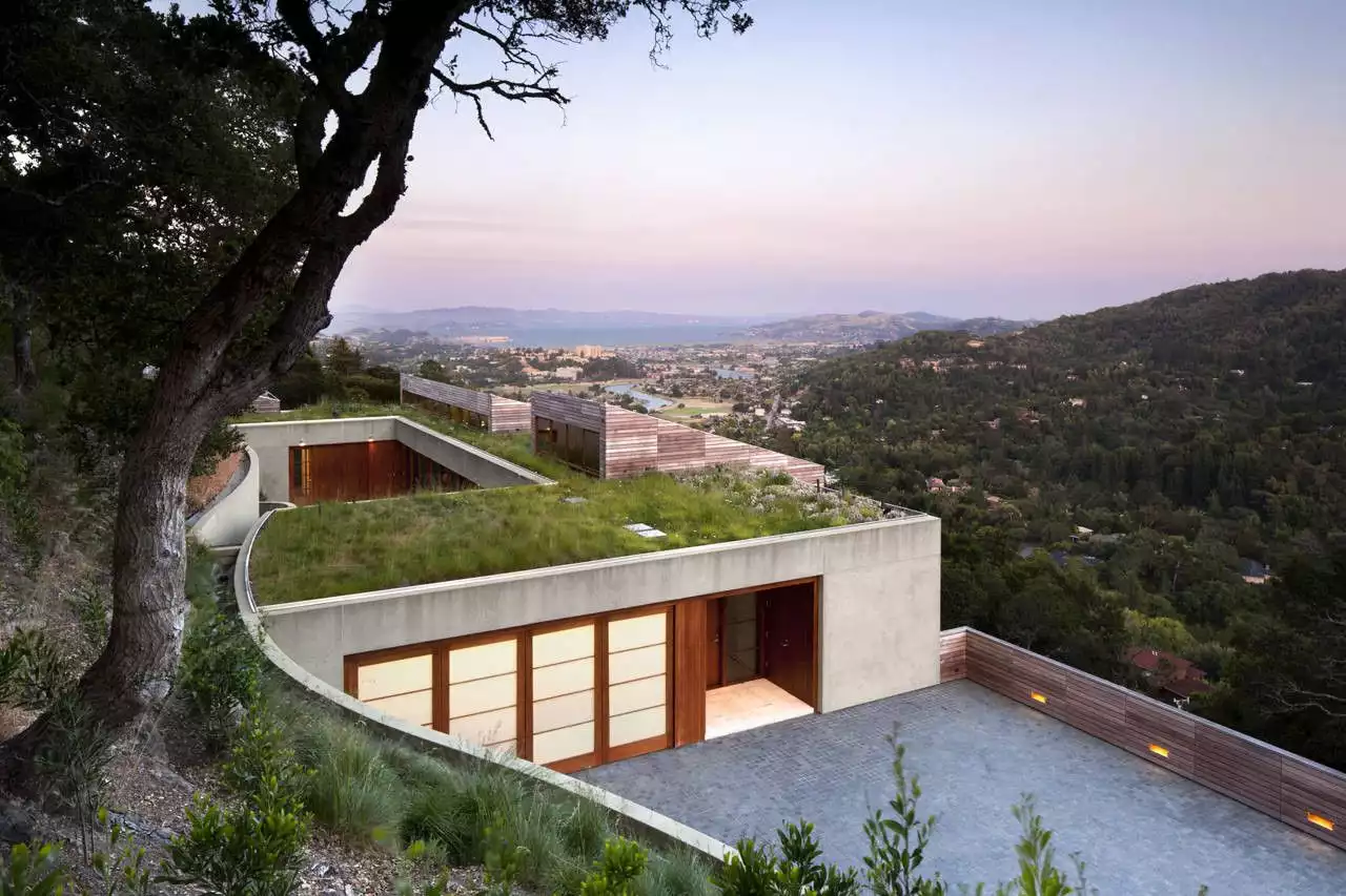 House with spectacular views of San Francisco Bay