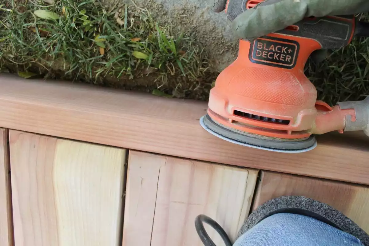 How to Stain and Seal a Redwood Deck So It Lasts Forever 9