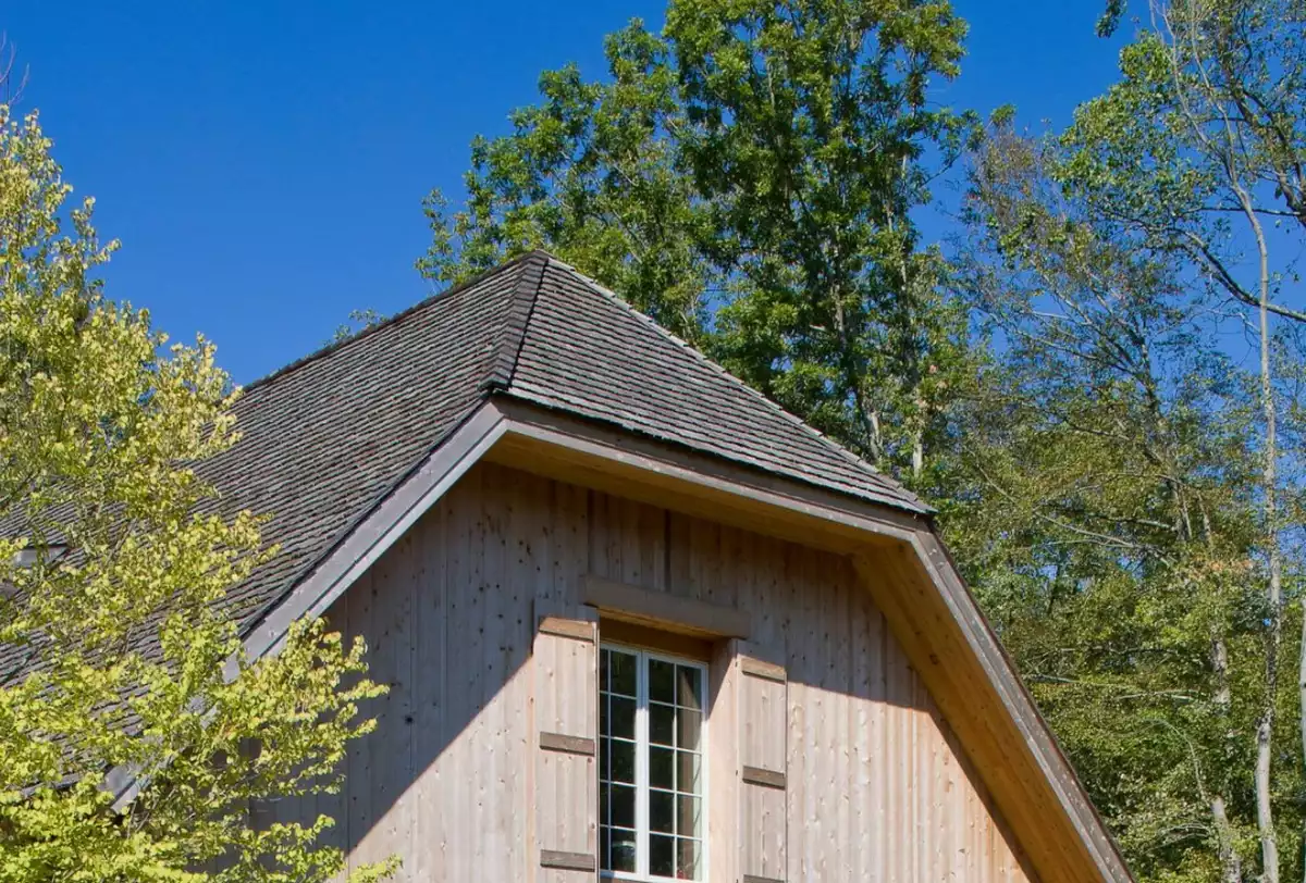 What is a Jerkinhead Roof?