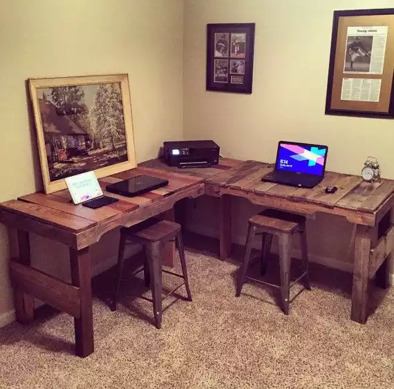 L shaped desk from reclaimed pallets