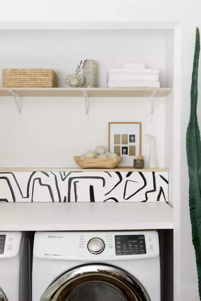 Laundry room and shelves 683x1024