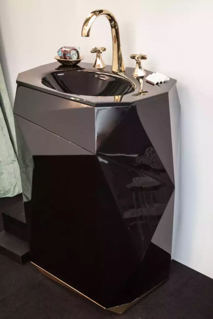 Maison Valentina Pedestal Diamond Vanity 683x1024