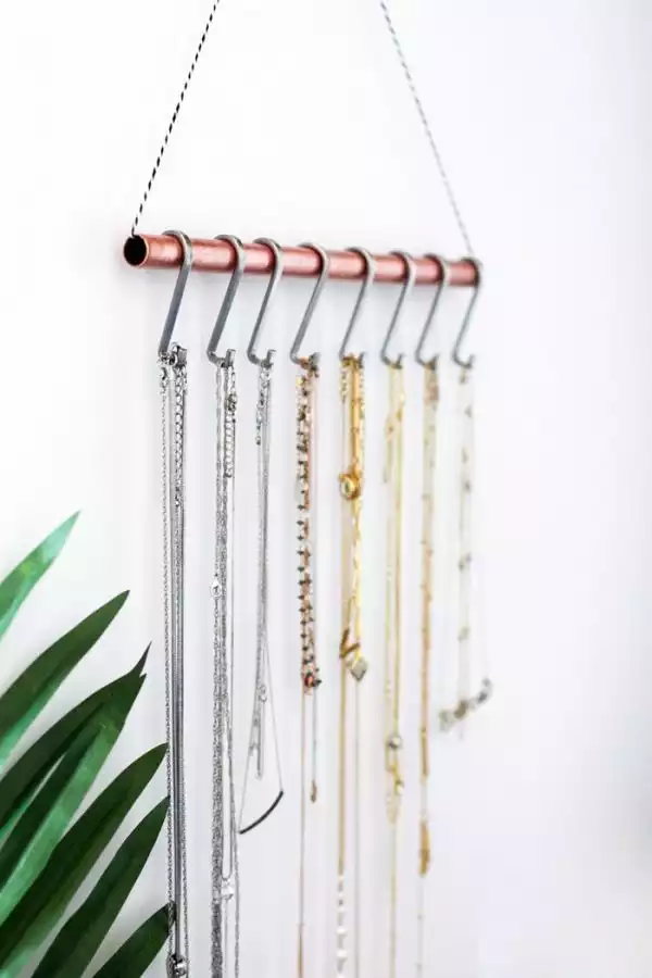 Simple DIY Necklace Holder Stand Ideas That Would Make Great Gifts