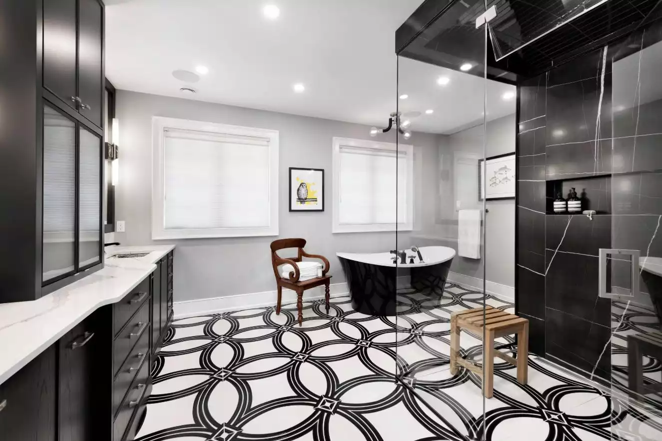 Modern black and white floor tiles - bathroom
