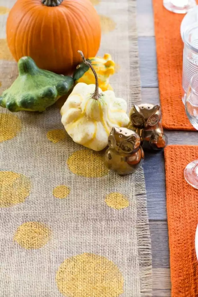 No-Sew Burlap Table Runner