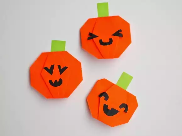 Origami Jack-O-Lantern Pumpkin