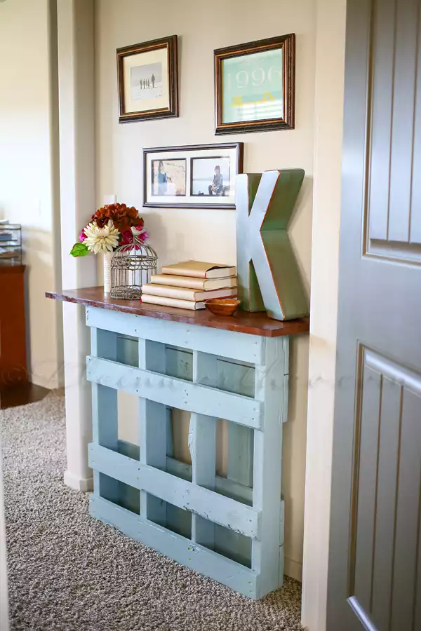 Pallet console table narrow design