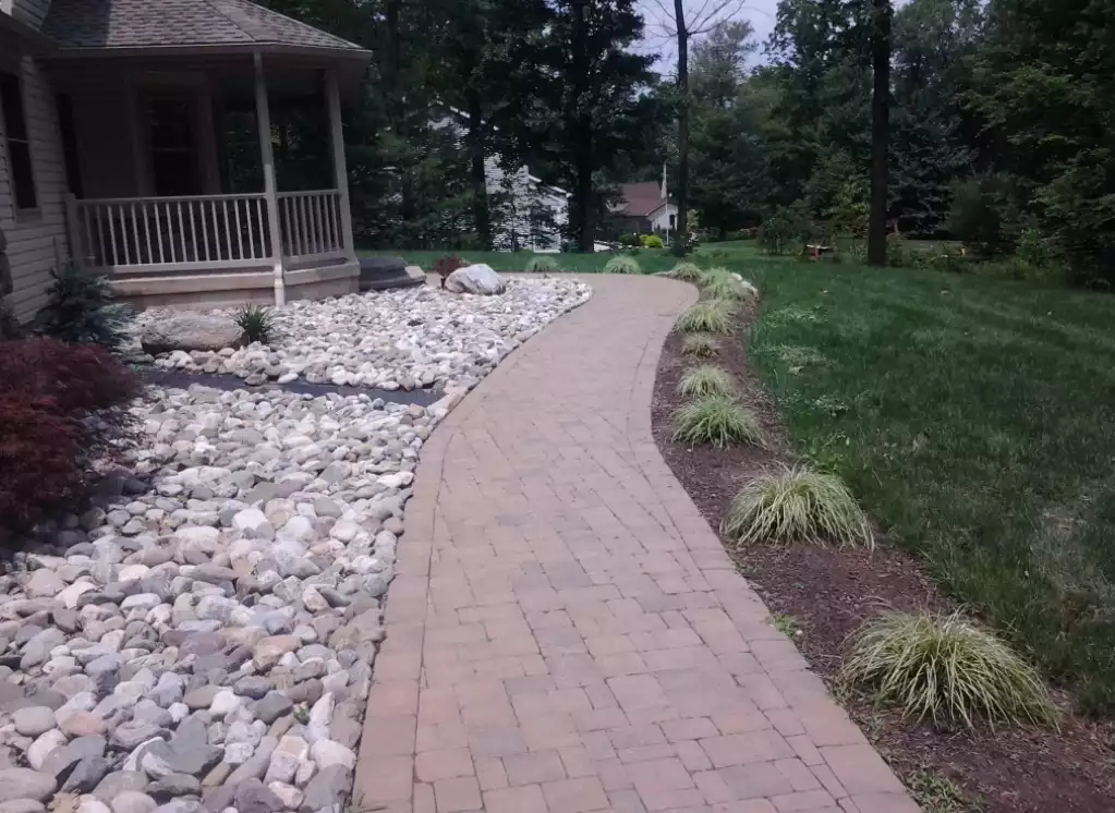 Hardscape pathway