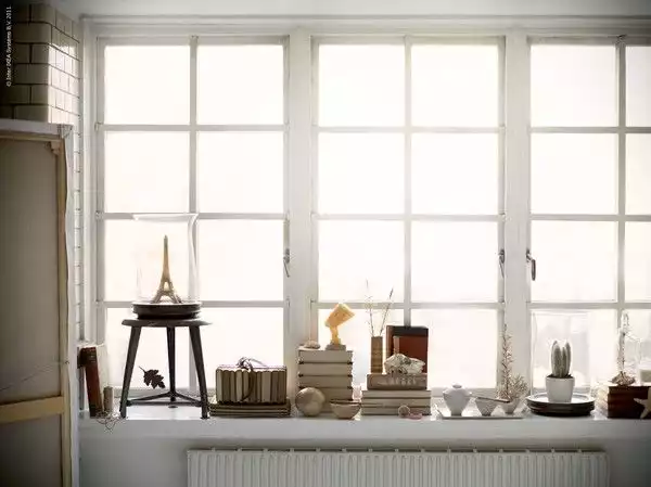 Place Items To Make An Artsy Collection