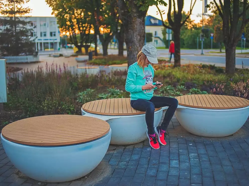 Round outdoor deck top benches